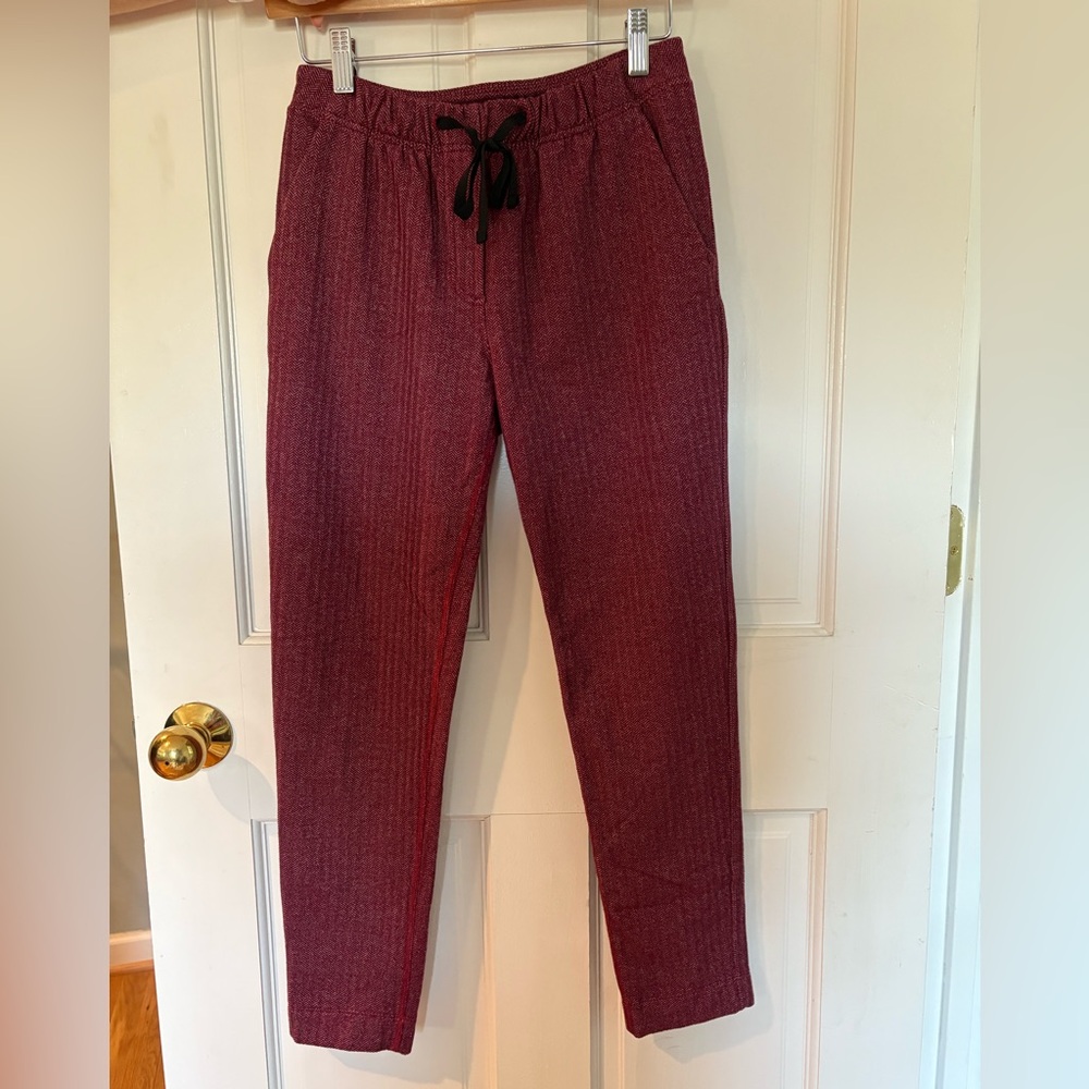 Lululemon joggers size 4